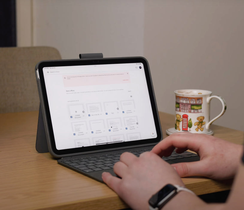 Funda Con Teclado Logitech Combo Touch Para Ipad 10.ª Generación